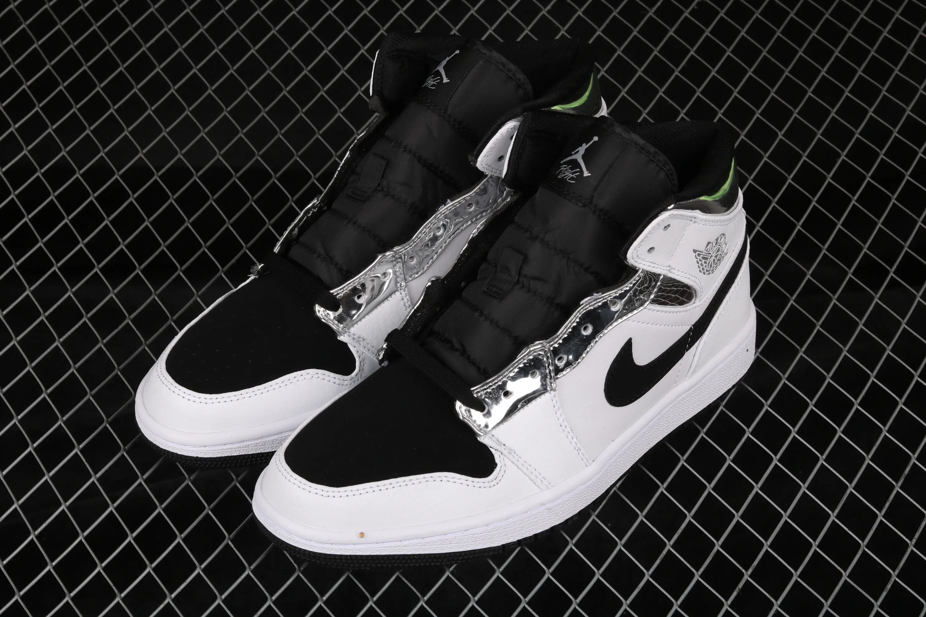 All categories Air Jordan Jordan series basketball shoes Air Jordan 1 Mid Air Jordan 1 Mid AJ1 Leonard Jr. Joe 1 black and white silver 554724-121
